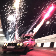 madk1d - дырки в штанах