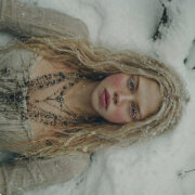 Sasha Komovich - Снег под кожей