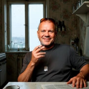 Толя Ладный - А нам уже не 20